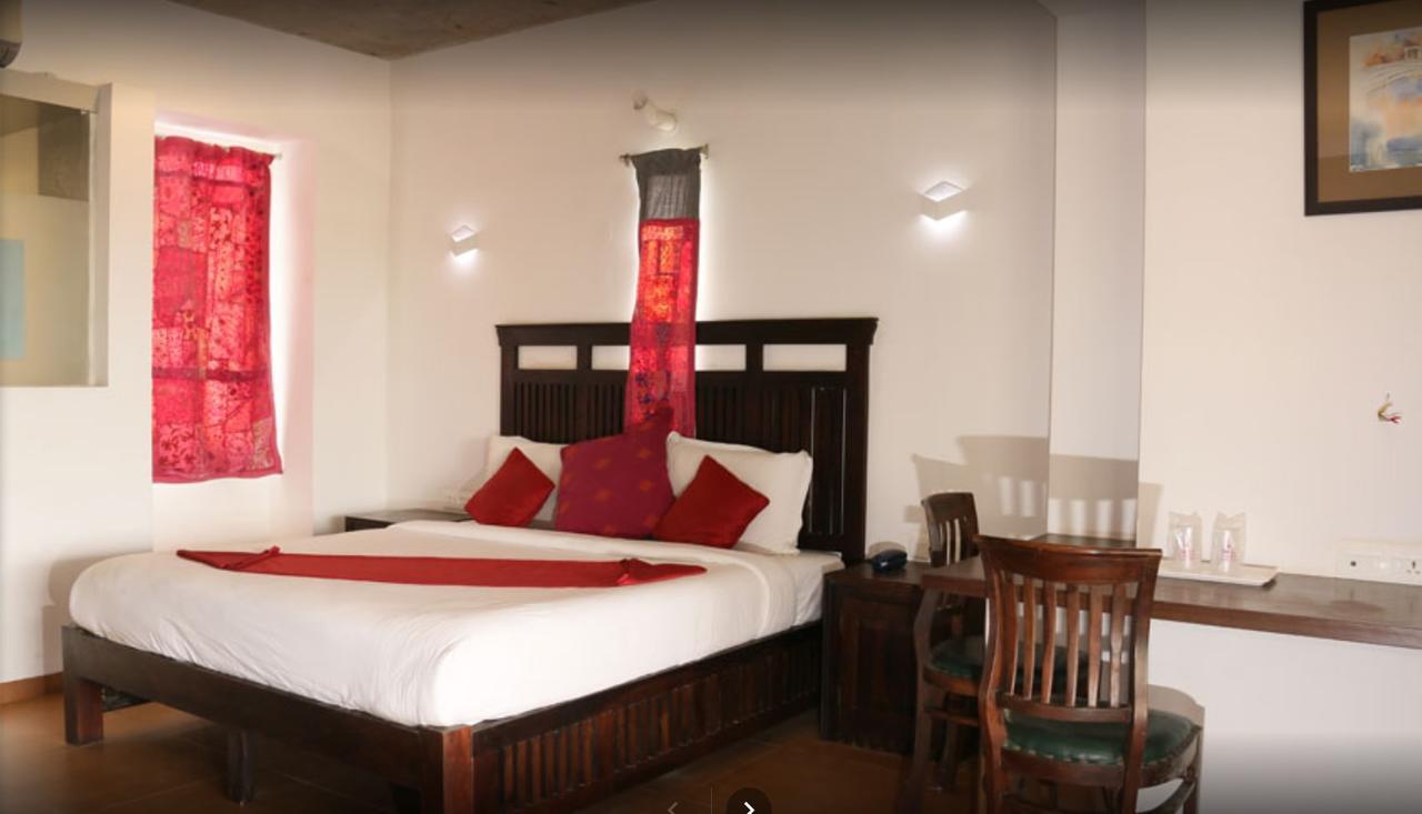 Hotel Zorba Inn Колхапур Экстерьер фото